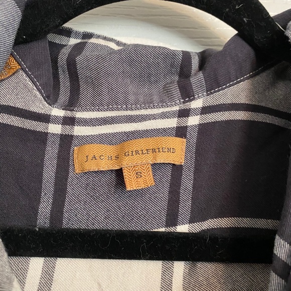Jach’s Girlfriend Button Up - Picture 2 of 3
